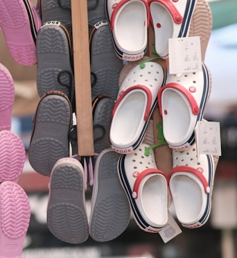 How to Choose the Right Slippers for Your Market